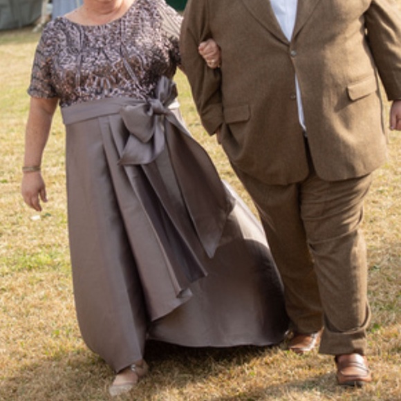 Mother of the Bride or Groom formal dress - Picture 5 of 5